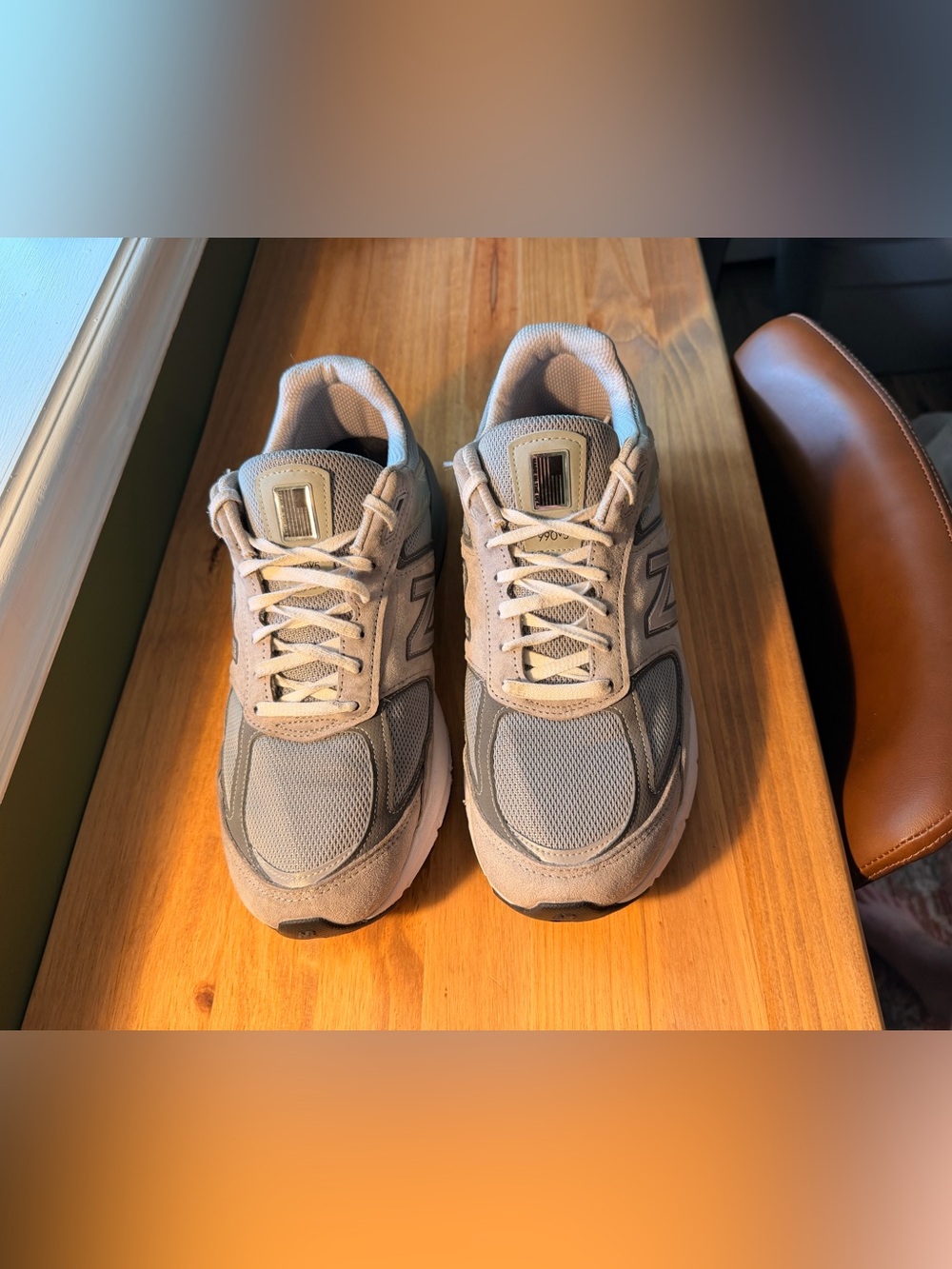 New Balance Men's 990v5 Light Gray Suede & Mesh Sneakers - Picture 4 of 7